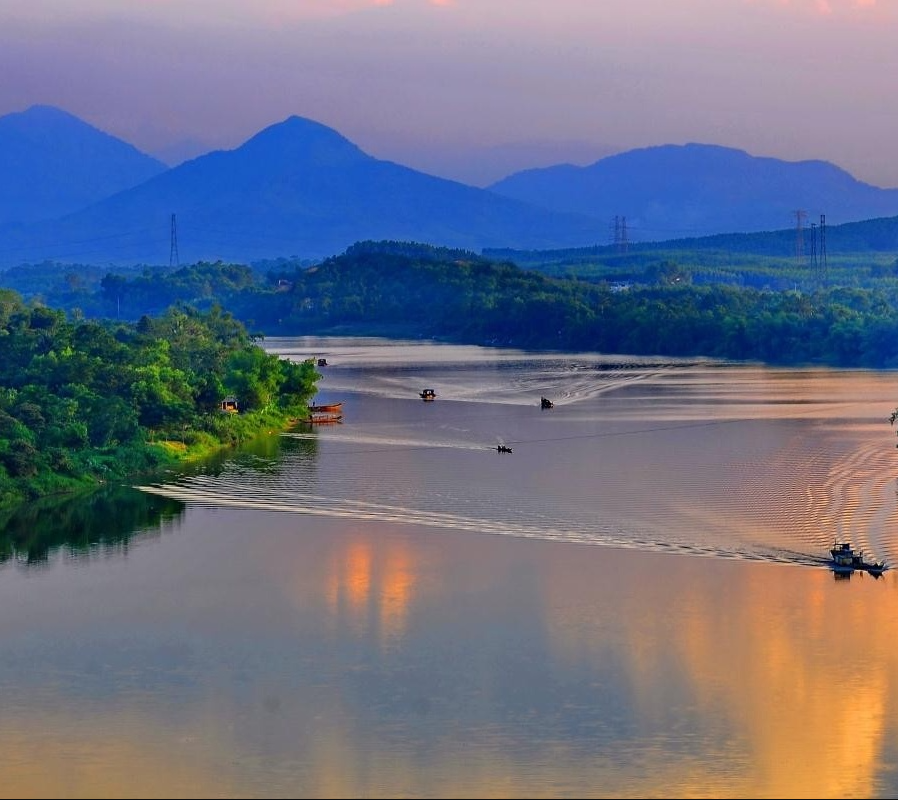 Cảnh Quang Từ Đỉnh Núi